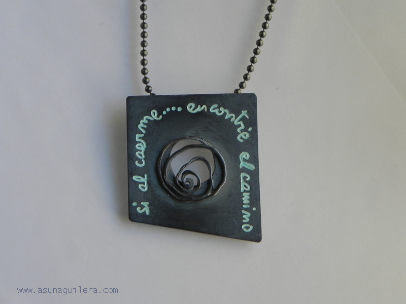Colección ESPIRAL DE LA COMPRENSIÓN Plata de ley envejecida & Esmaltes al Fuego