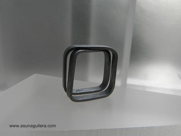Anillo de la colección CONSTRUCCIONES. Arquitectura,Diseño, Microesculturas.Asun Aguilera, Joyería de Autor. 