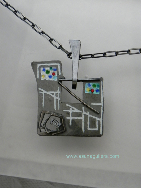 Colgante ESPIRAL/EXPLOSIÓN DE COLOR. Pieza ünica. Joyería Contemporánea Española. Asun Aguilera, Joyería de Autor