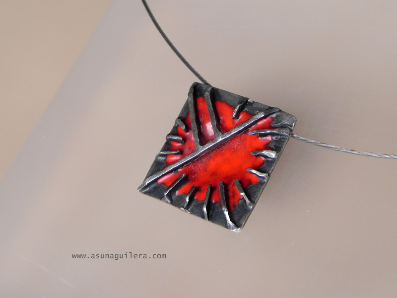 Colgante. Pieza Única. Joyería Contemporánea Española. Contemporary Jewelry. Asun Aguilera. Tienda en Gijón, calle Trinidad 10
