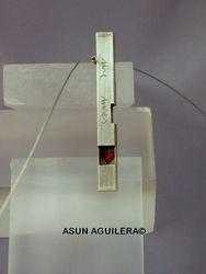 Colgante ME MIRES POR DONDE ME MIRES. Amor, Humor. Asun Aguilera, Joyería de Autor.