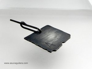 Colgante RETAZOS DE RECUERDOS - Pieza Única - Plata de Ley Mate y Esmaltes al Fuego