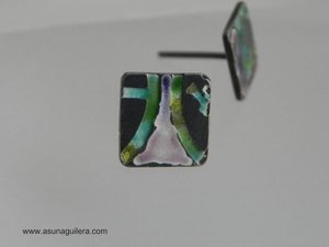 Pendientes RETAZOS de RECUERDOS. Plata de Ley Mate/Envejecida y Esmaltes al Fuego Mates- Vítreos. Piezas ünicas. Asun Aguilera