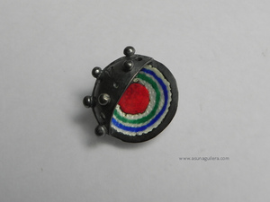 Colgante DENTRO.Plata de Ley envejecida y Esmaltes l Fuego. Colección SOLES y ASTROS