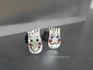 Pendientes Los HERMANOS DE RAULITO. Plata de ley y Esmaltes al Fuego. Joyería de Autor Española. Contemporary Jewellery.Asun Aguilera. Tienda en Gijón, Asturias