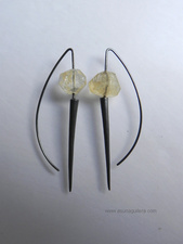 Pendientes PÚAS/Citrina. Plata de Ley & Citrina . Asun Aguilera, joyería de Autor. Tienda en Gijón, calle Trinidad 10