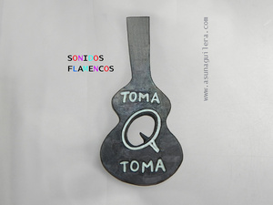 Colgante GUITARRA/TOMA QUE TOMA. Colección SONIDOS FLAMENCOS. Plata de ley envejecida y Esmaltes al Fuego. Territorio Flamenco. Arte Flamenco.Joyería Flamenca. Asun Aguilera, Emociones hechas Joyas