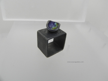 Anillo Cuadrado CAZOLETAS/Lilas   106 €